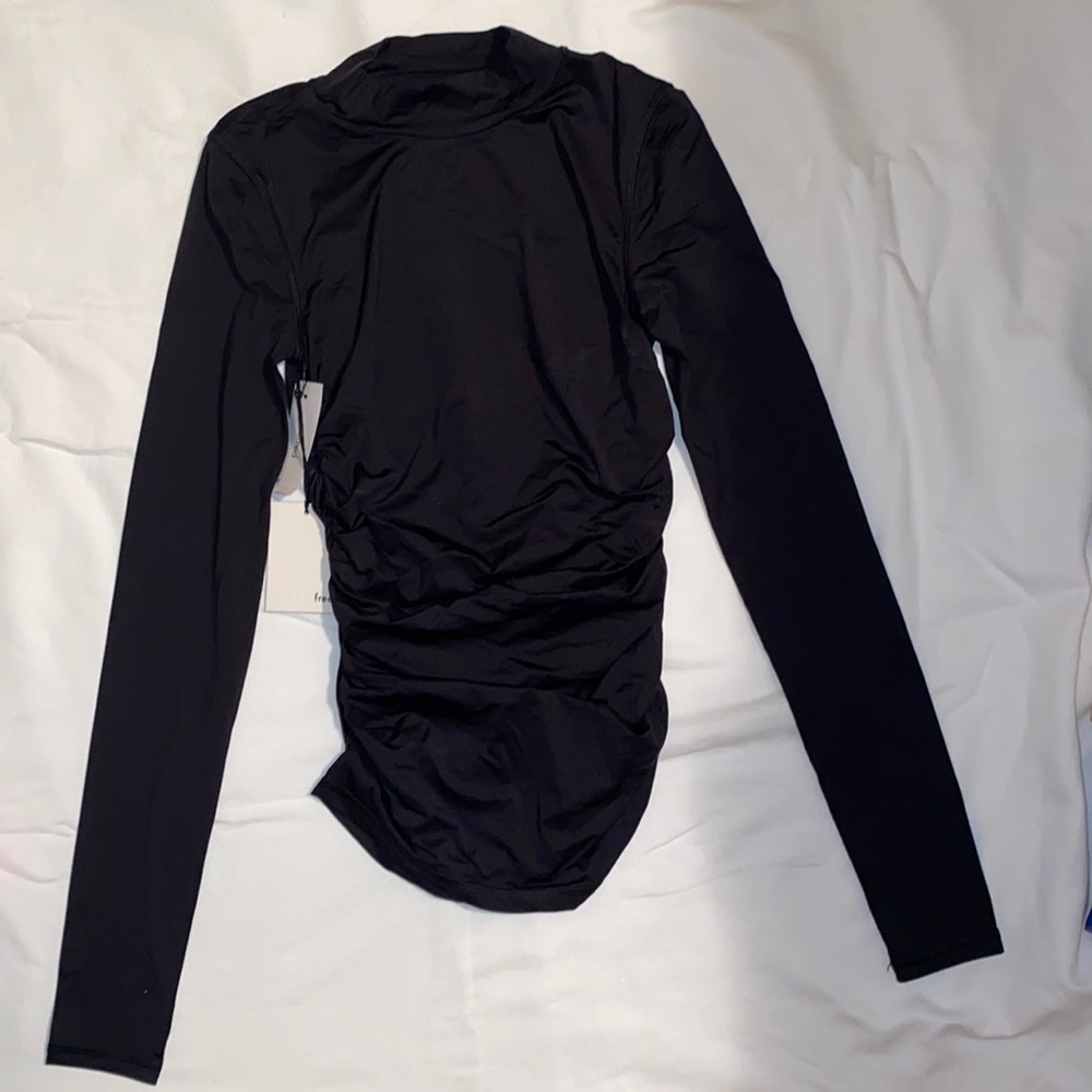 NEVER WORN ARITZIA Top